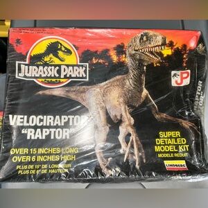 Jurassic Park Velociraptor Model Kit
